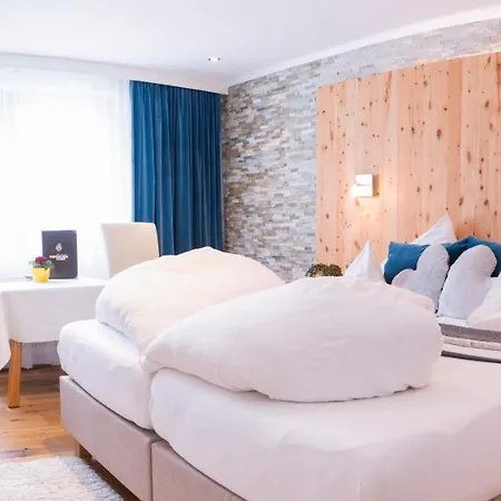 Otel Beauty & Wellness Tirolerhof 4*