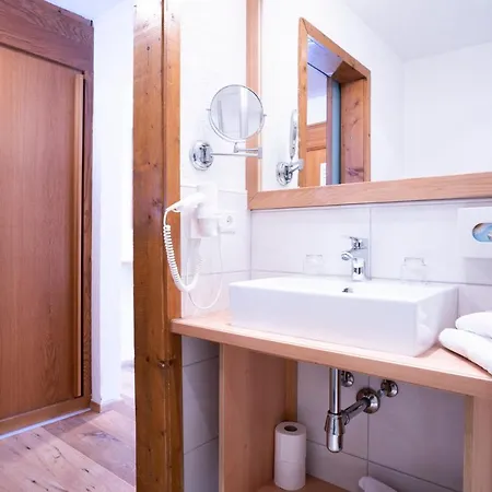 Beauty & Wellness Tirolerhof Otel Nauders